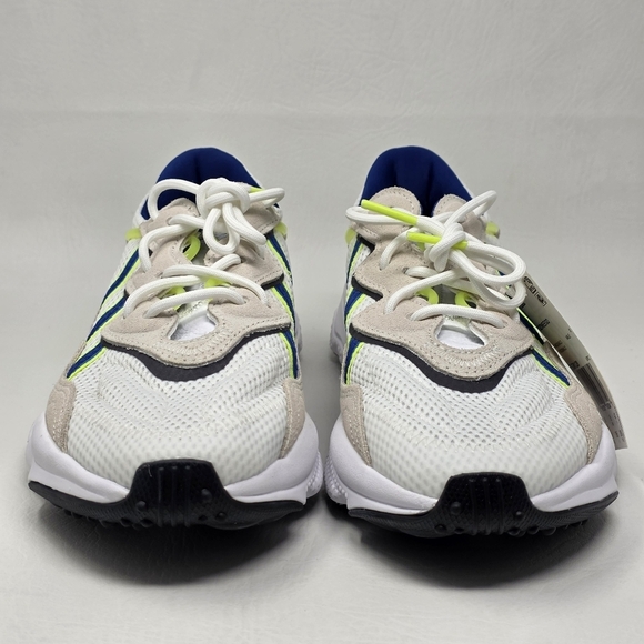 adidas Ozweego EG8128 White Lightweight Mesh Upper Rubber Sole Mens Size 8.5 New